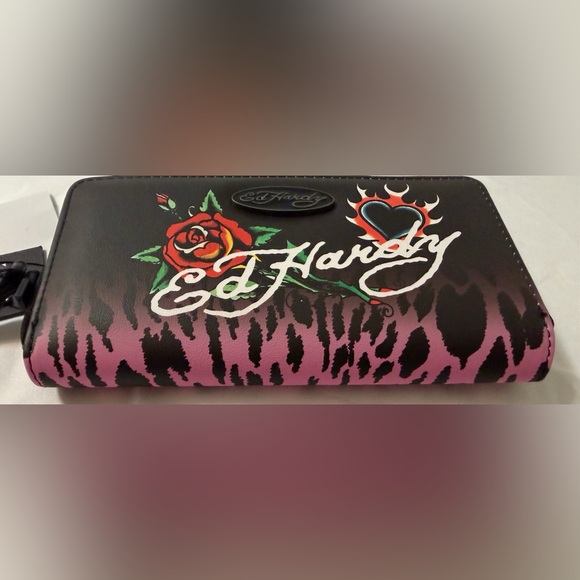 Ed Hardy Black and Pink Graphic Wallet - Picture 3 of 6